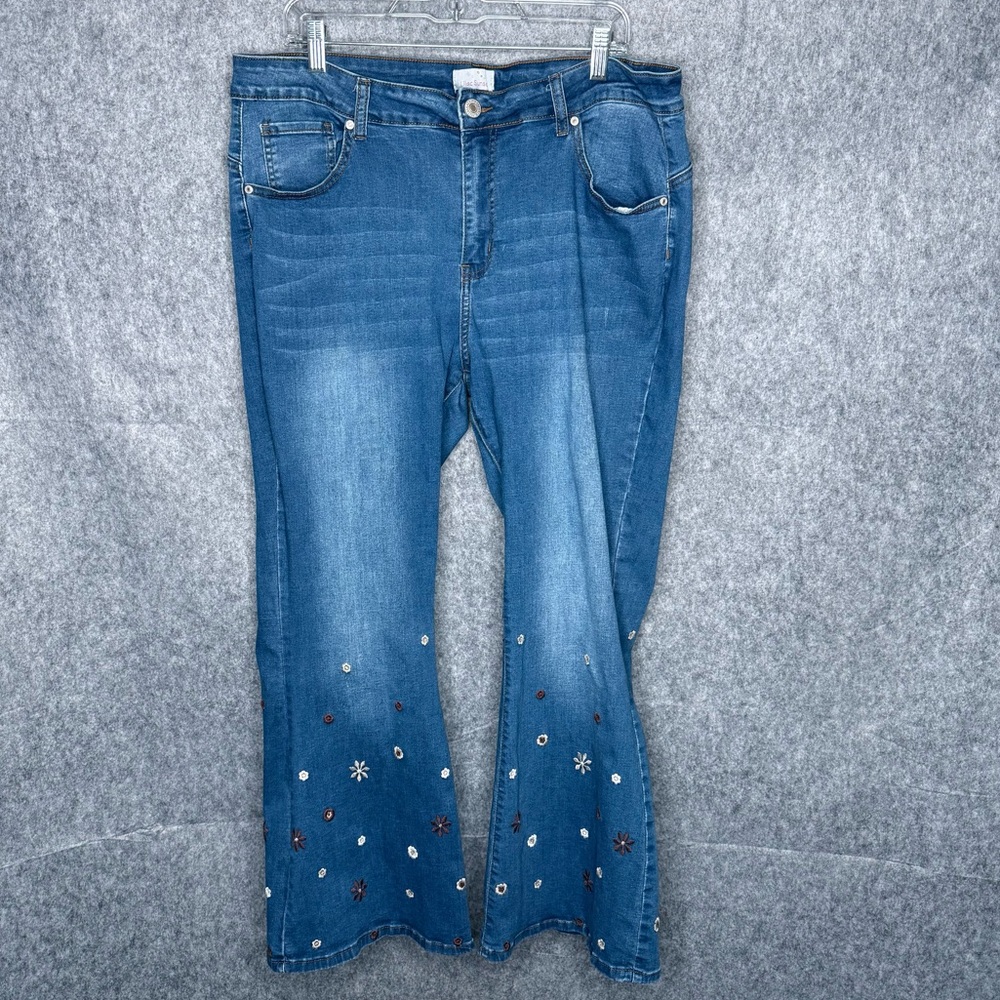 Lilac Sunset Women's Flare‎ Embroidered Blue Jeans- Sz 19/20